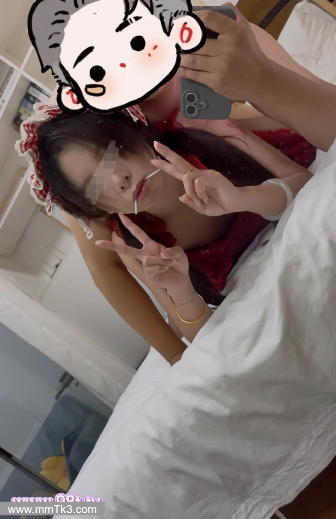 红裙黑丝洛丽塔